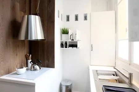 Charms Cosiness And Design In Le Marais Apartamento