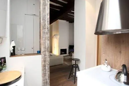 Charms Cosiness And Design In Le Marais Paris